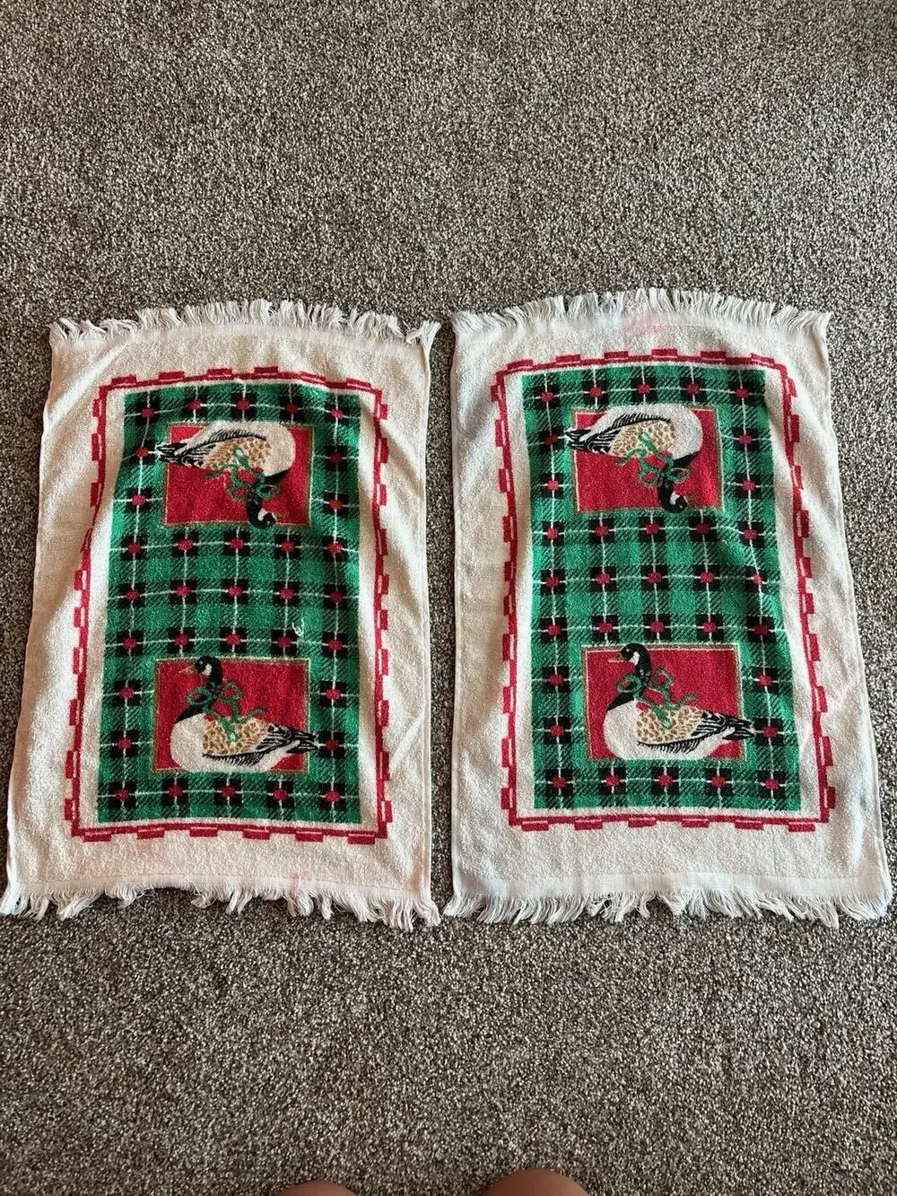 Vintage Mid Century Christmas Terrycloth Hand Towel Country Goose 12